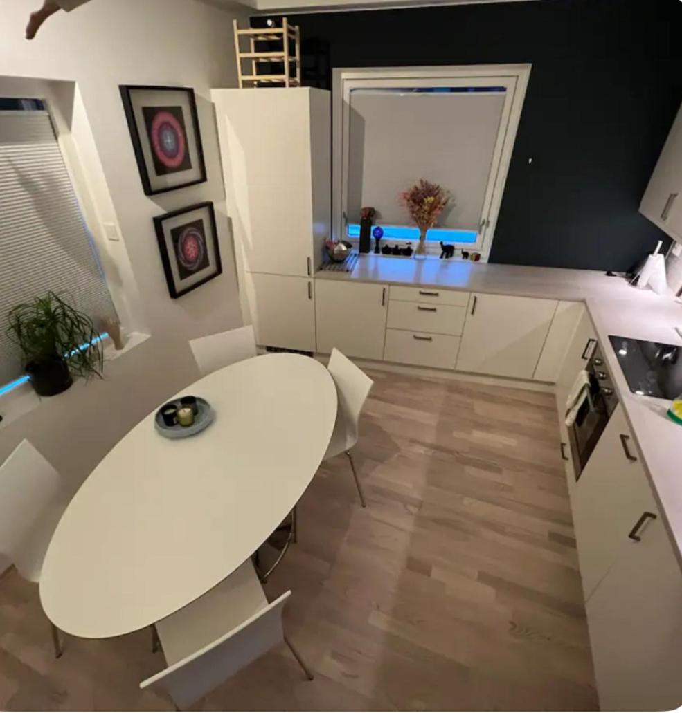 Moderne Leilighet Сторд Екстериор снимка